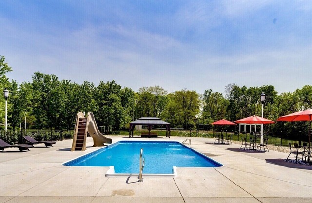 1917 Historical Mark 9 bedroom Mansion with Outdoor Pool.