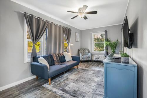 1920's Remodeled Cottage in the Heart of Little Italy