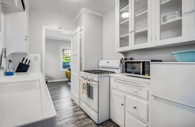 1920's Remodeled Craftsman Bungalow Little Italy