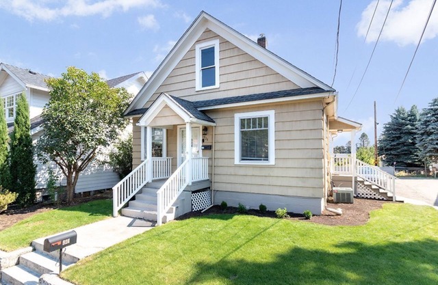 1920s centrally located craftsman with enclosed backyard, streaming, & AC
