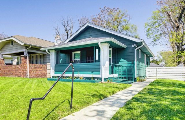1925 Bungalow-Style Home ~ 2 Mi to Downtown Indy!