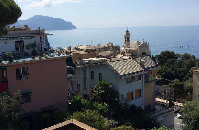1930 charmantes Haus mit Garten und direktem Meer