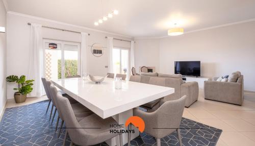 #196 Beach & Golf by Home Holidays