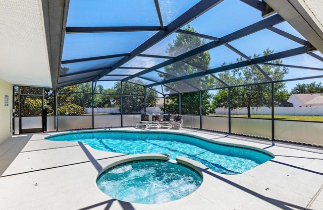 #196-Fantastic 6 bed villa with own private pool and spa with no rear neighbors