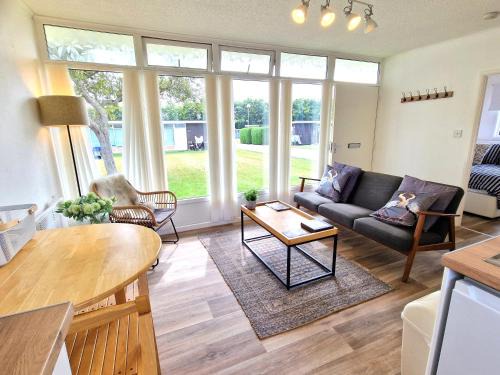 197 Broadside Holiday Chalet near Broads & Beaches