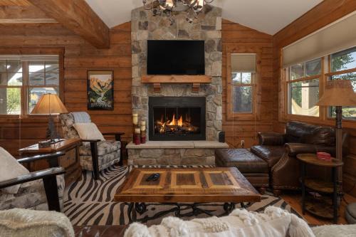 19th Hole cabin