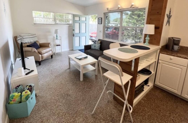 1B/1B Close to Beach and Downtown Cocoa Beach