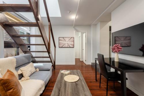 1BDR Mezzanine-Bishop-Vibe Central MTL