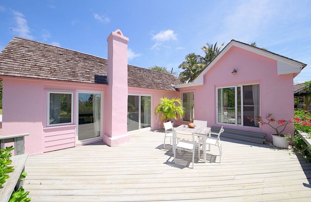 1BR 1BA Garden Cottage on Private Estate w/Pool!