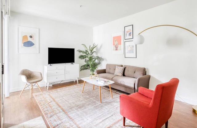 1BR Apartment in Pleasanton with Patio