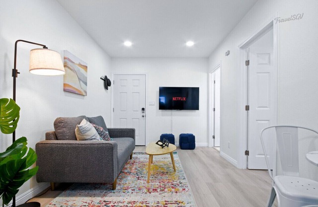 1BR Back House + Parking + Near DTLA #TravelSGV
