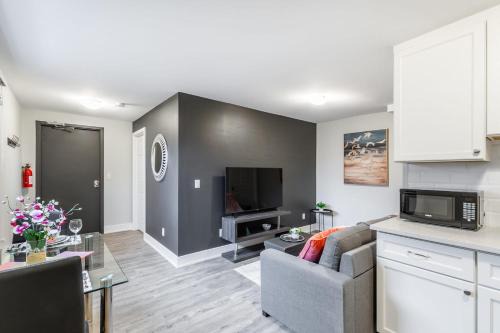 1BR Basement Condo - James Street