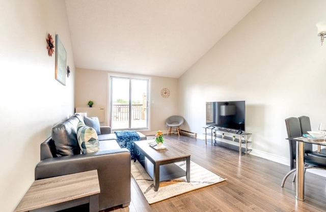 1BR Condo - Near Cambridge trail and park