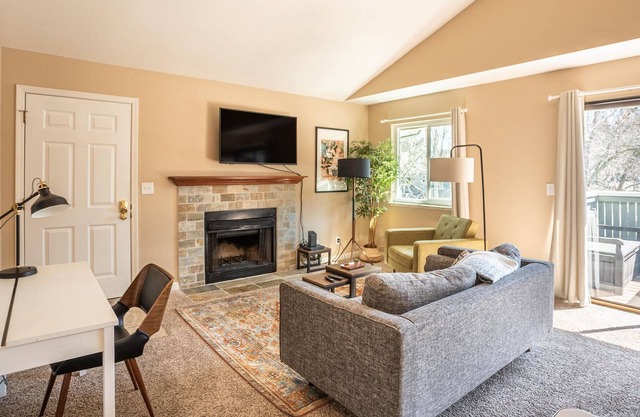1BR Condominium in San Ramon
