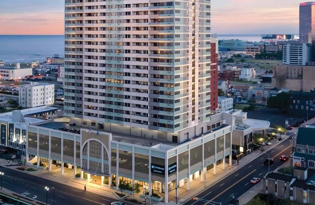 1br Deluxe Condo Breathtaking Views & City Fun!