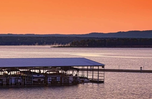 1br Deluxe Condo Lake Escape, Mountains, & Sports