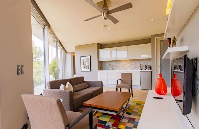 1BR Deluxe Suite Summ