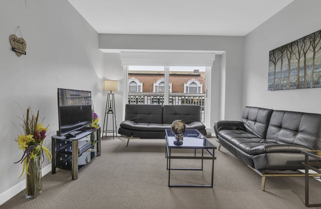 1BR Fully Furnished Apartment near National Museum by RedAwning