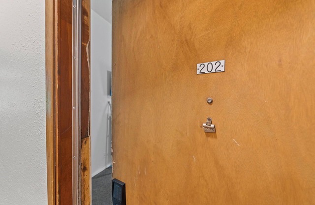 1BR Getaway – Historic Charm in Prime Location
