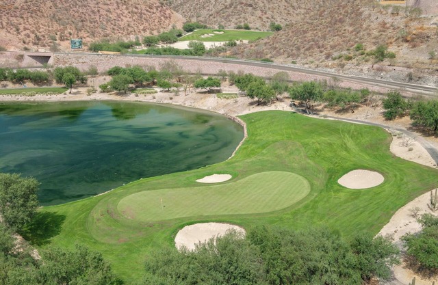 1BR Golf View & Private Balcony at Vistamar