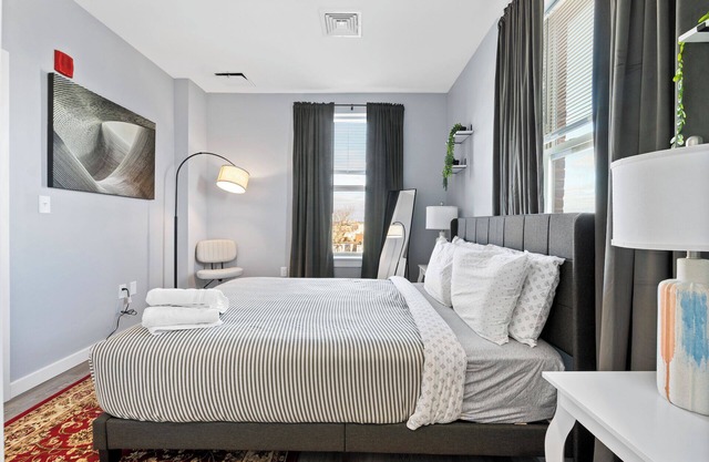 1BR Near Encore Boston 2379