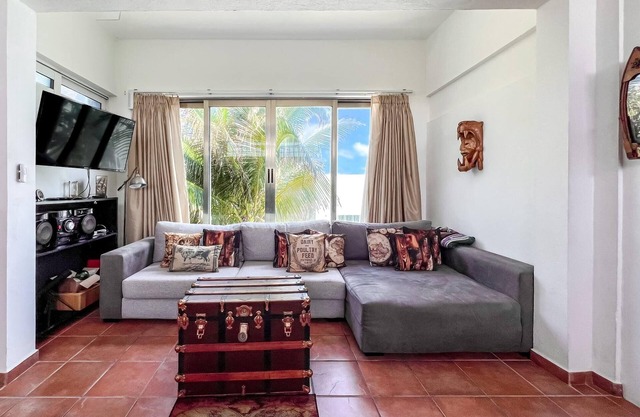 1BR w/rooftop dipping pool