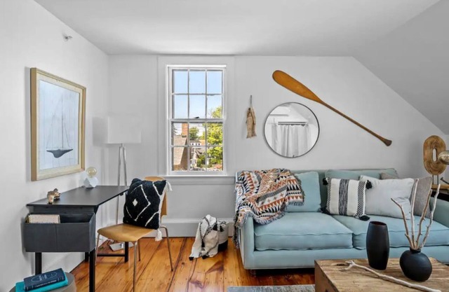 1BR with Private Deck + Ocean Views· Private Parking · King Bed
