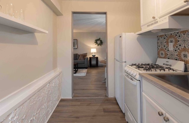 1BR Work Base, Wi-Fi + Laundry