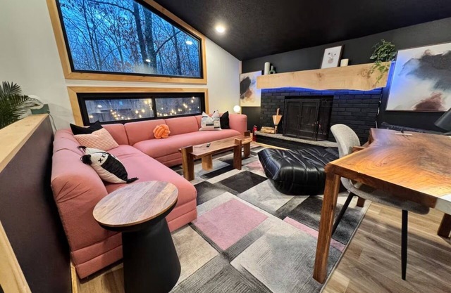 1HR from NYC near to ski parks, downtwn, hikes