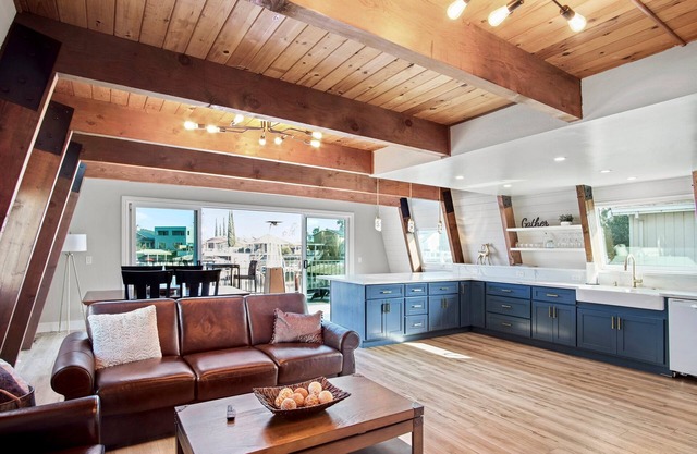 1pm Check-in Special @ The Delta Cabin, w/ Boat Option
