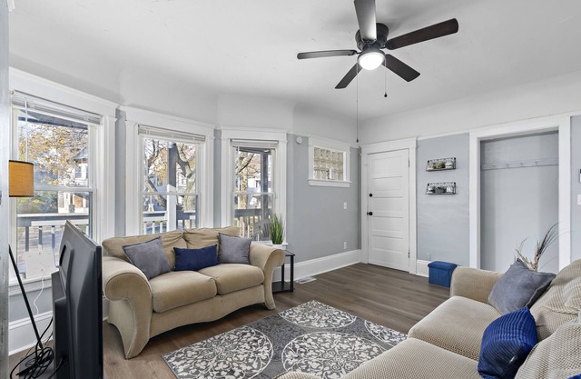 1st floor apt near CWRU, Cleve Clinic, UH, VA hospital; "Cleve Clinic approved"