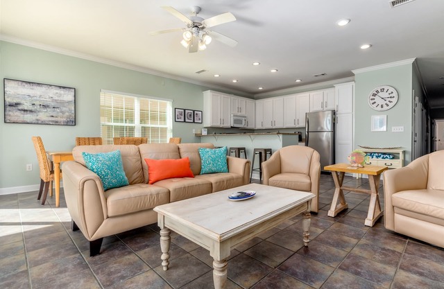 1st Floor Condo~Pool Side~2 Bedroom~Beachfront