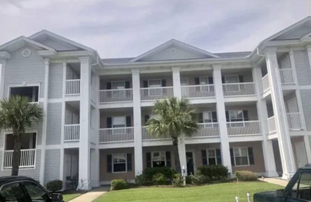 1st floor golf course view condo