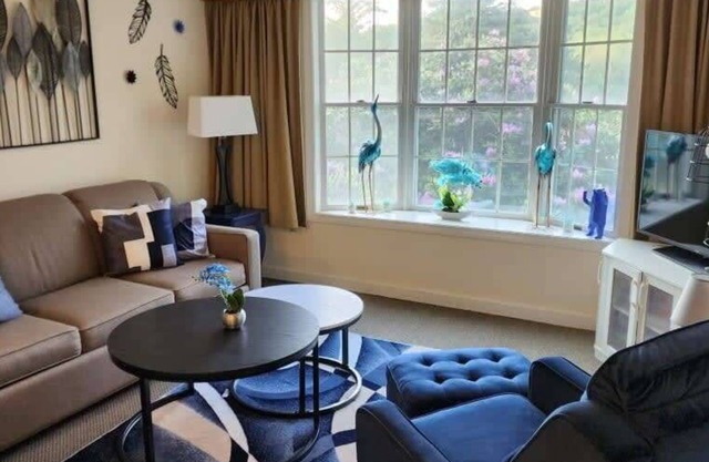 1st Floor Mountain View Suite Ski On/Off At Jiminy- Fully Redone Decor