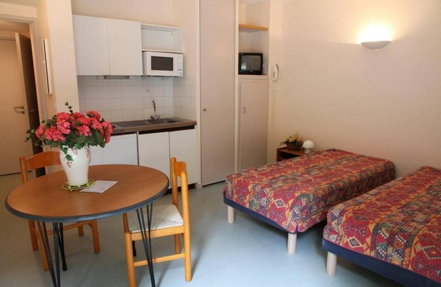 1te Etage, blick wald, fitness, schwimmbad, parkmöglichkeiten, fernseher, 34m², Guzet