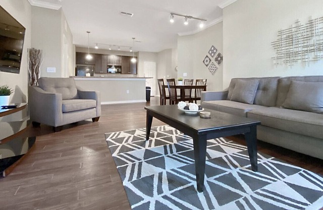 1st Floor w/Private Garage, Near Hospitals & Pet Friendly!