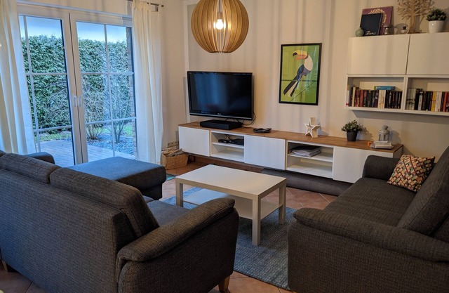 1. Reihe am See: Ferienhaus - direkt am Sandstrand des Fleesensees