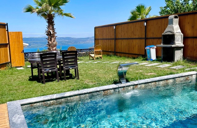 2+1 Heated Private Pool - Lake View - 5 Person Bungalow in Dibektaş