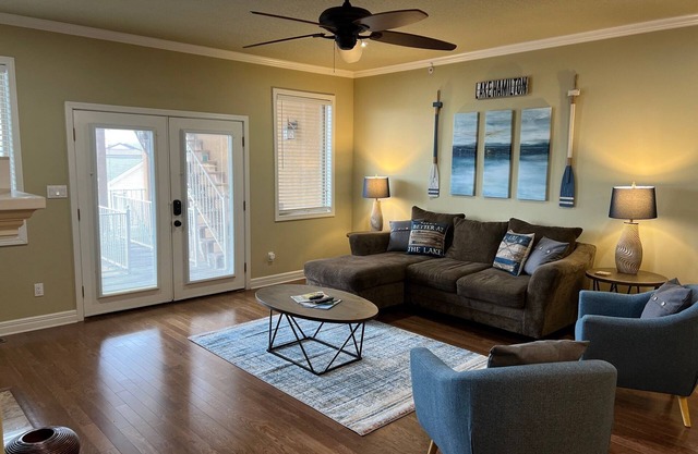 2/2 Condo on Lake Hamilton - Great Location! 10% discount on 7 night rental