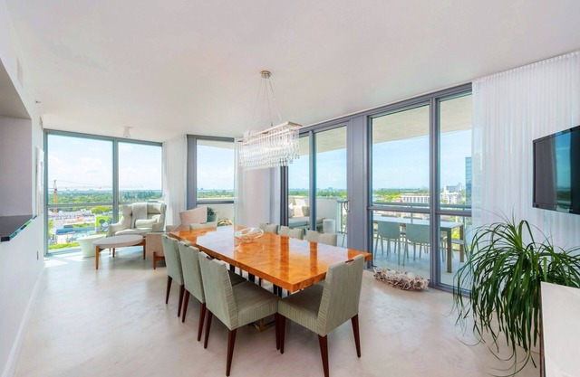 2/2 Ocean View Private Residence at Roney Palace - 408