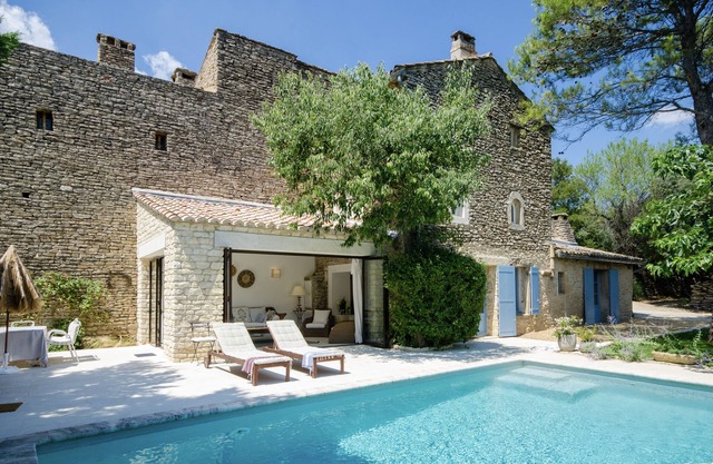 Abgeschiedene Villa aus dem 17. Jahrhundert mit 2/3 Schlafzimmern und privatem Pool.