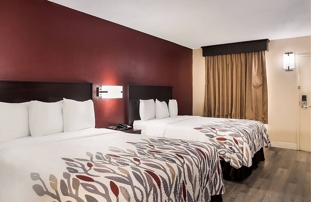 2 Affordable Units Near Tupelo Buffalo Park & Zoo! Pets Allowed, FREE Parking!