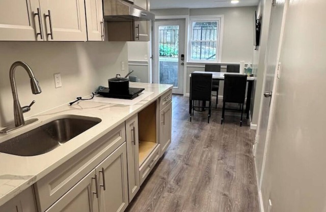 2 Bd 2 Ba Unit laundry &kitchen