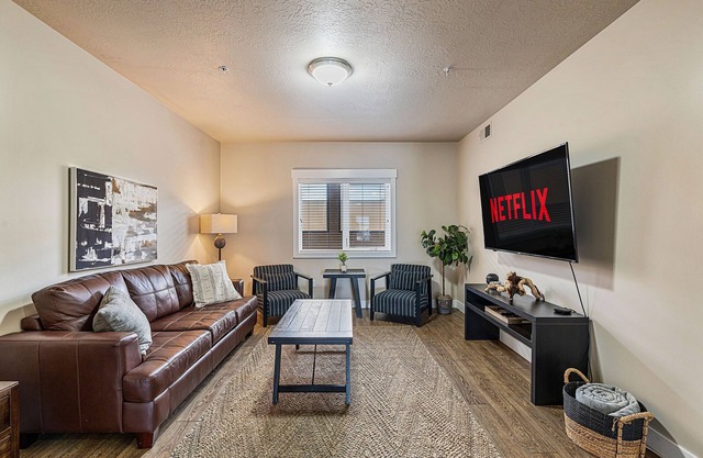 2-Bd Apt w/ WiFi, Netflix, Mtn Views in DT Ogden