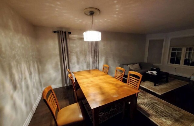2 BD Bongalo near the beach and shopping Centre