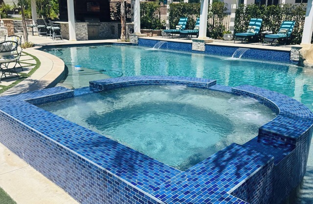 Charming 2-bedroom apartment in Rancho Cucamonga with AC, and WiFi. Pool and Spa
