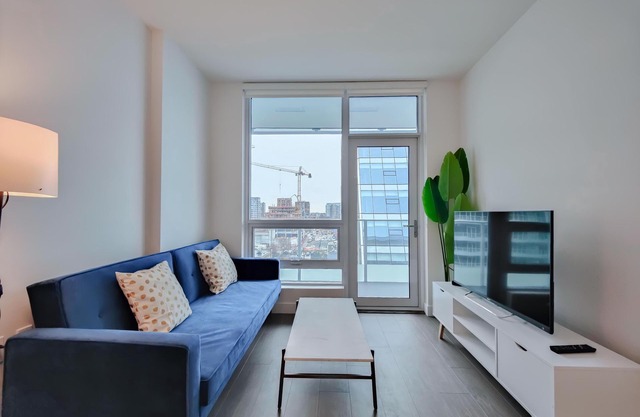 2-BDR&1-Bath | 550 sq.ft | AC | Next to Skytrain
