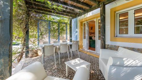 2 BDR House W/Terrace in Praia Verde by LovelyStay