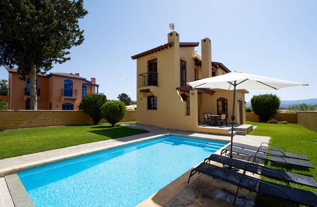 2 bdr Villa mit privatem Pool, am Strand