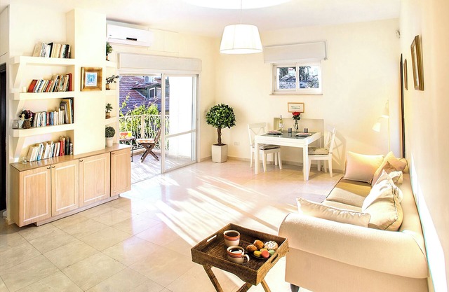2 BDR mit Balkon ► Beste Lage: Zentrum der deutschen Kolonie / 149 $. Alle. Inklusive